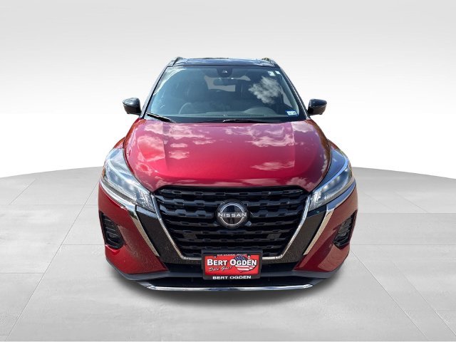 Used 2023 Red Nissan SR image 2