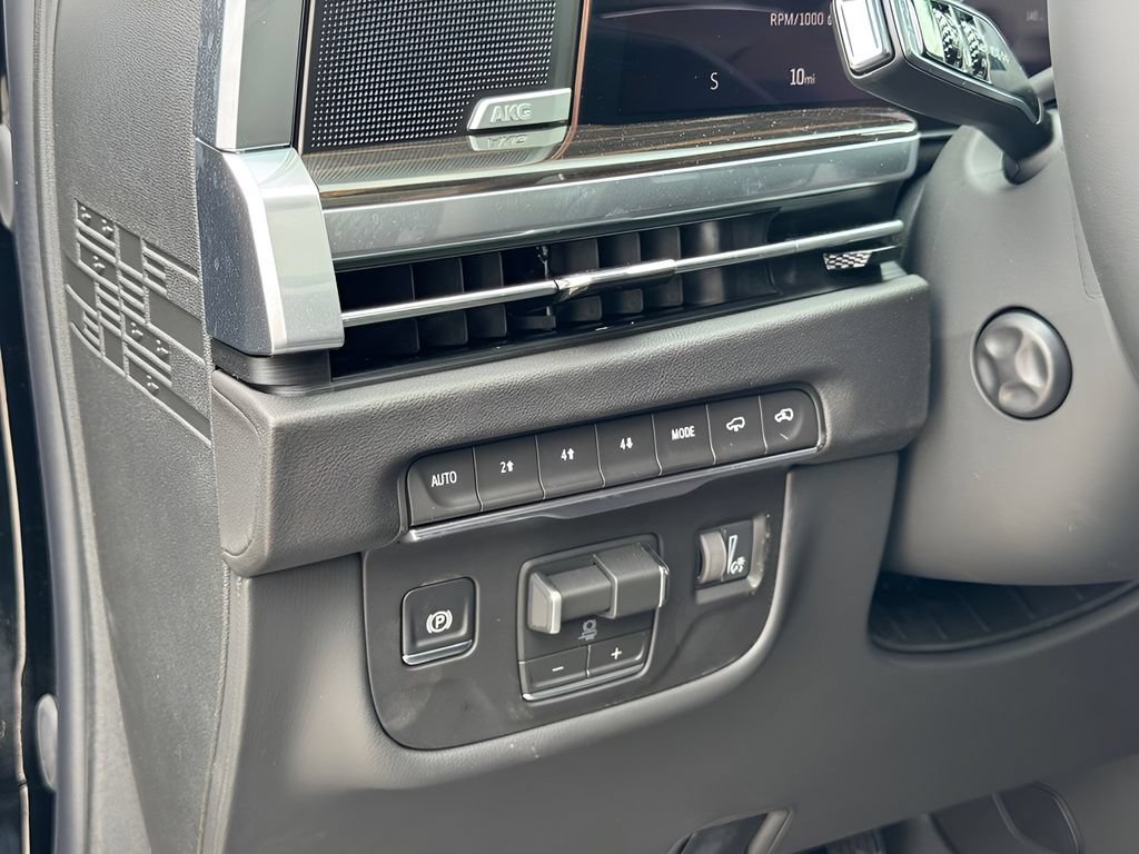 2026 Cadillac Escalade Luxury - Photo 13