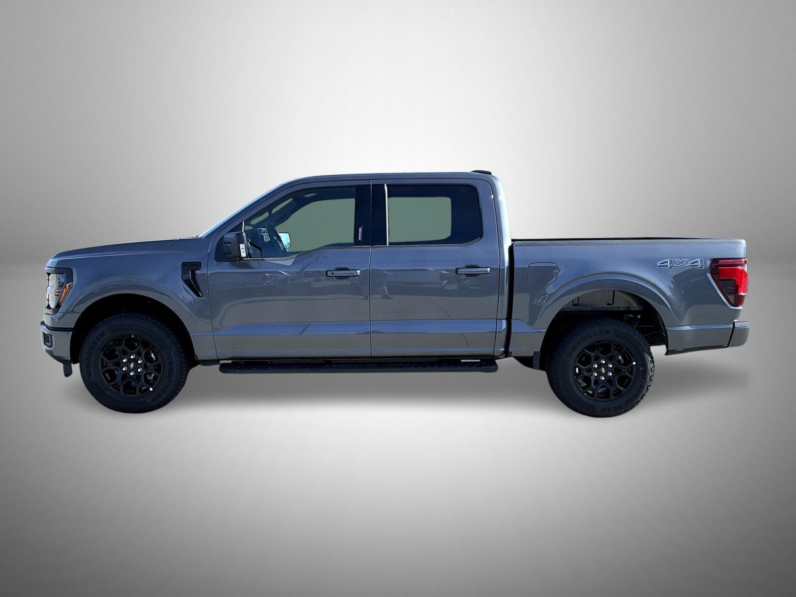New 2026 Carbonized Gray Metallic Ford XLT image 8