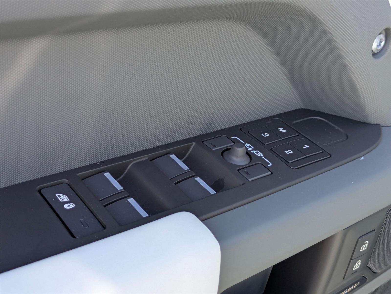New 2026 Fuji White Land Rover S image 12