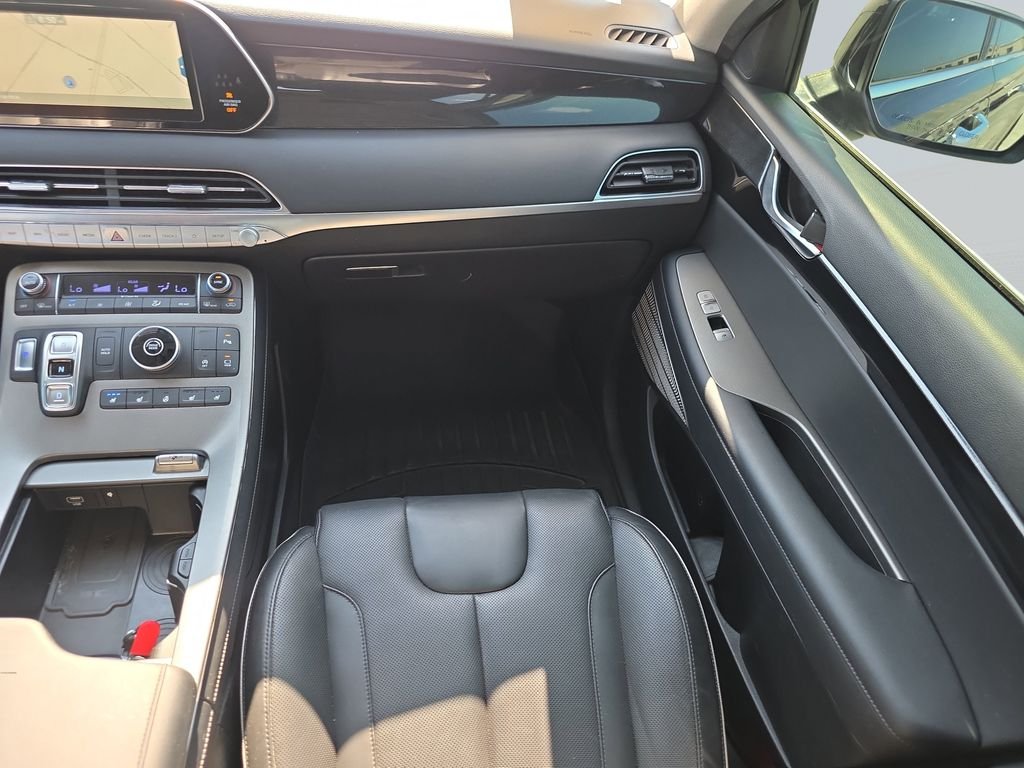 Used 2021 Becketts Black Hyundai Limited image 16