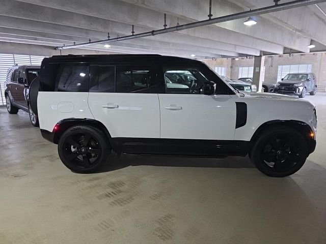 Used 2024 Fuji White Land Rover X-Dynamic SE image 6