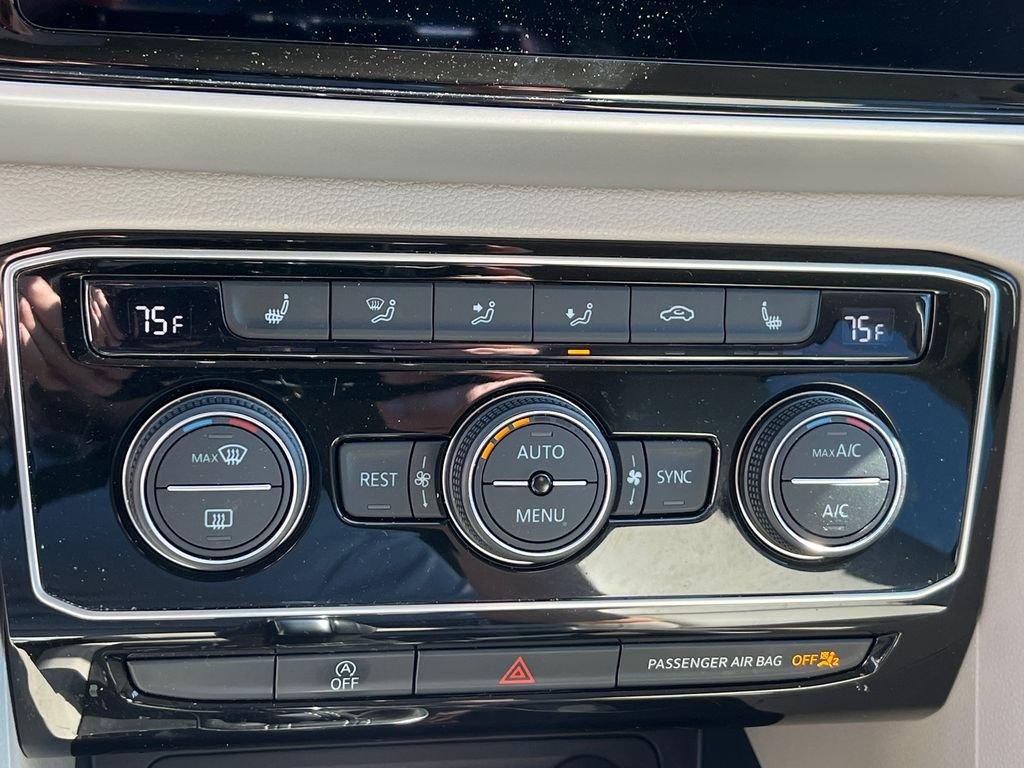 2022 Volkswagen Atlas SE w/Tech - Photo 17
