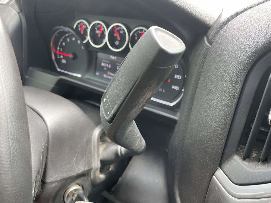 Certified Used 2022 Silver Chevrolet Custom image 17