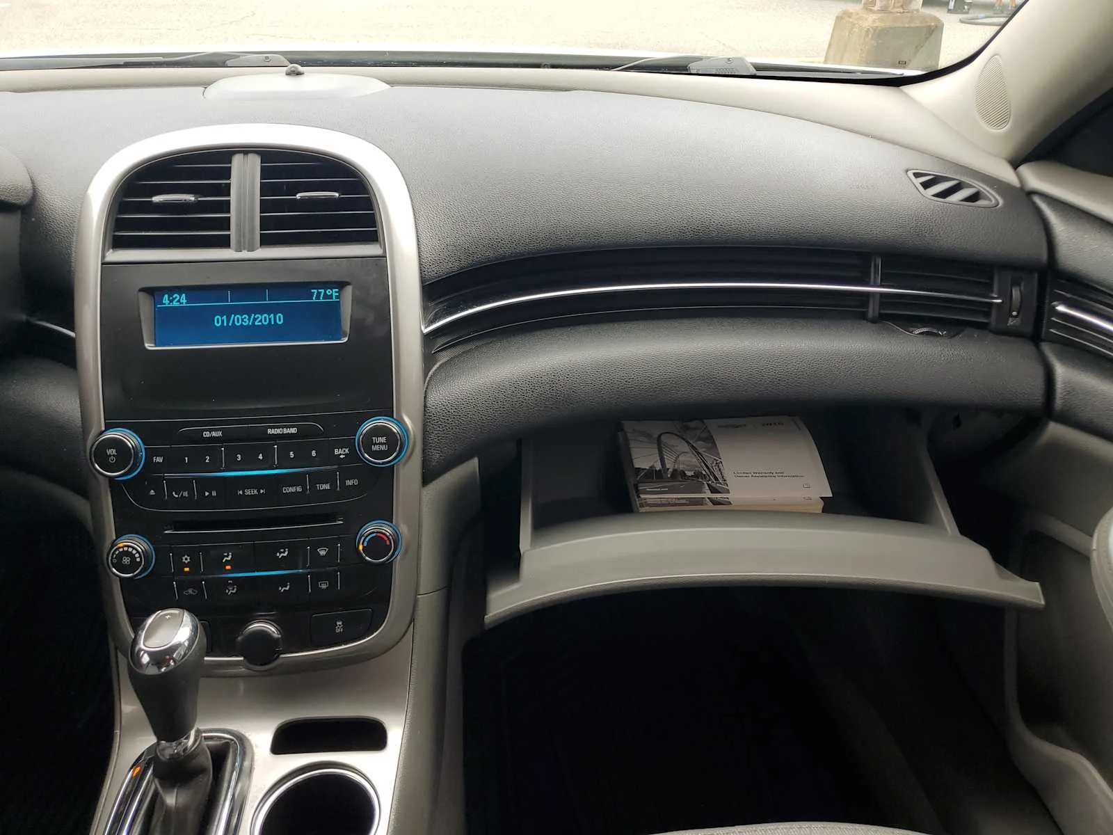 Used 2015 SUMMIT WHITE Chevrolet LS image 19