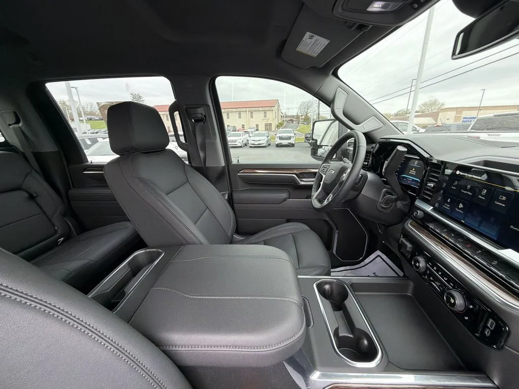 Used 2026 White Chevrolet LT image 15