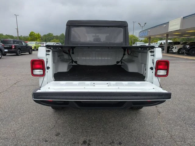 Used 2023 White Jeep Overland image 31
