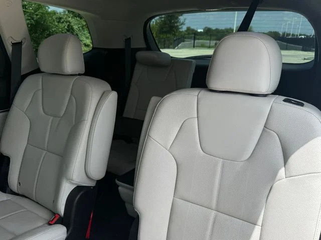 Used 2021 White Kia SX image 28