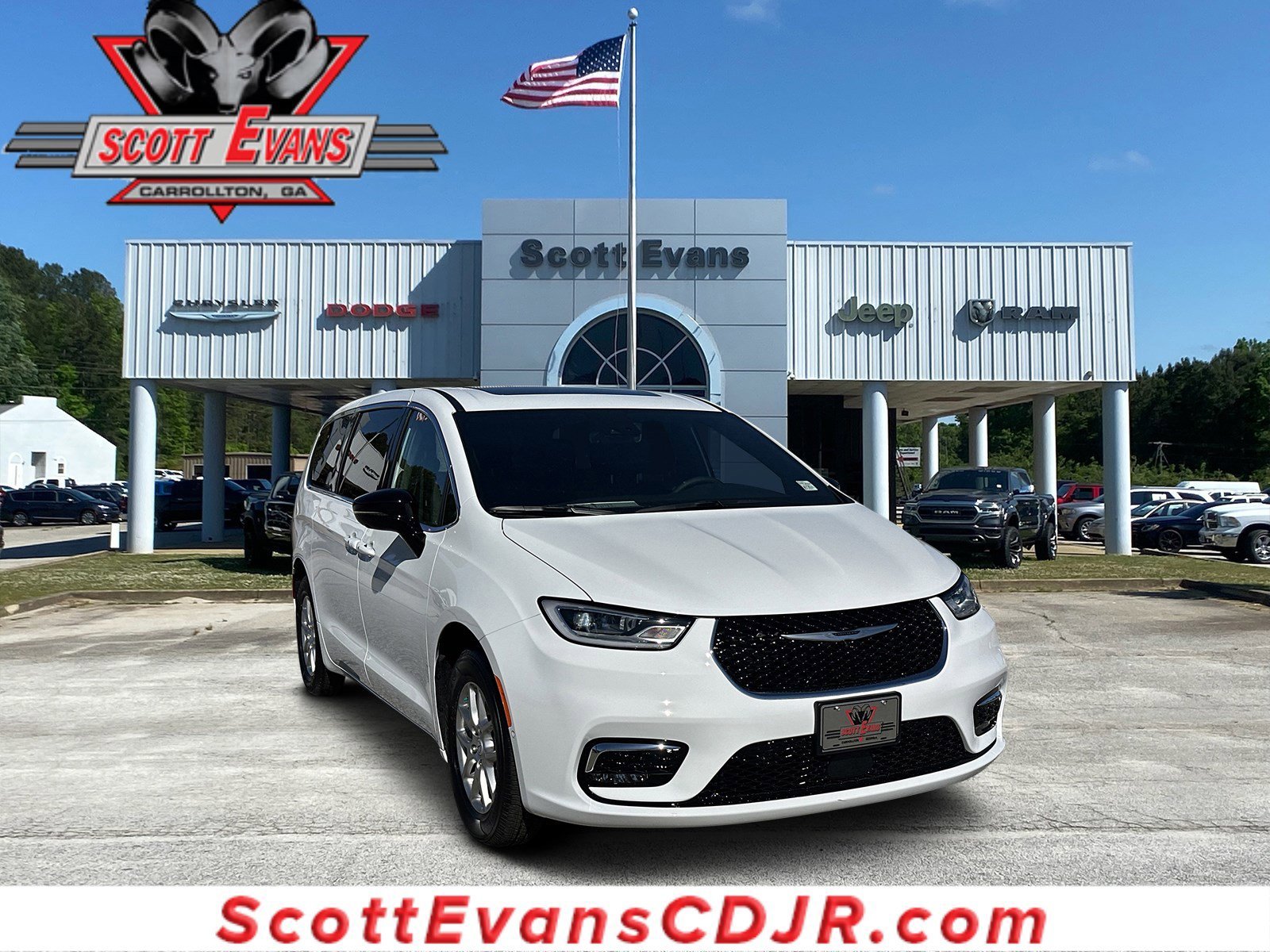 2026 Chrysler Pacifica Select's photo