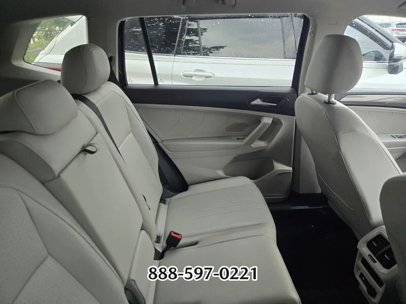 Used 2022 Platinum Gray Metallic Volkswagen 2.0T SE image 7