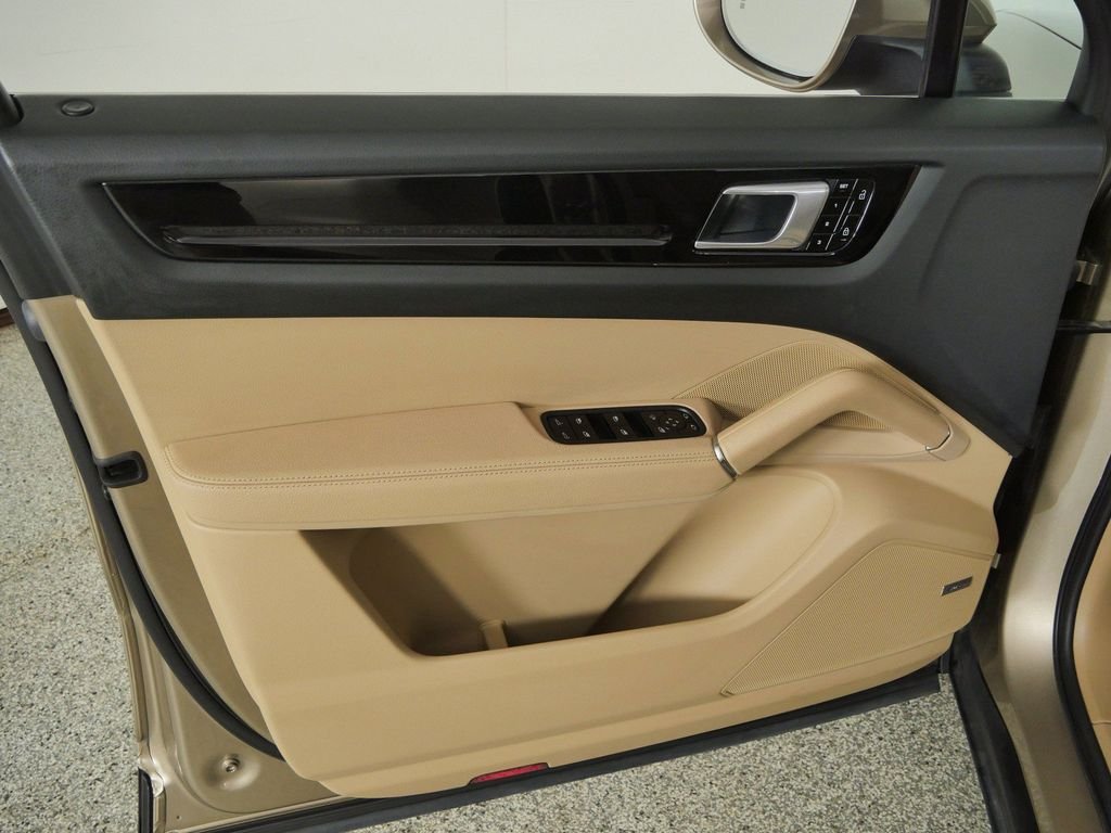 Used 2019 Silver Porsche S image 31