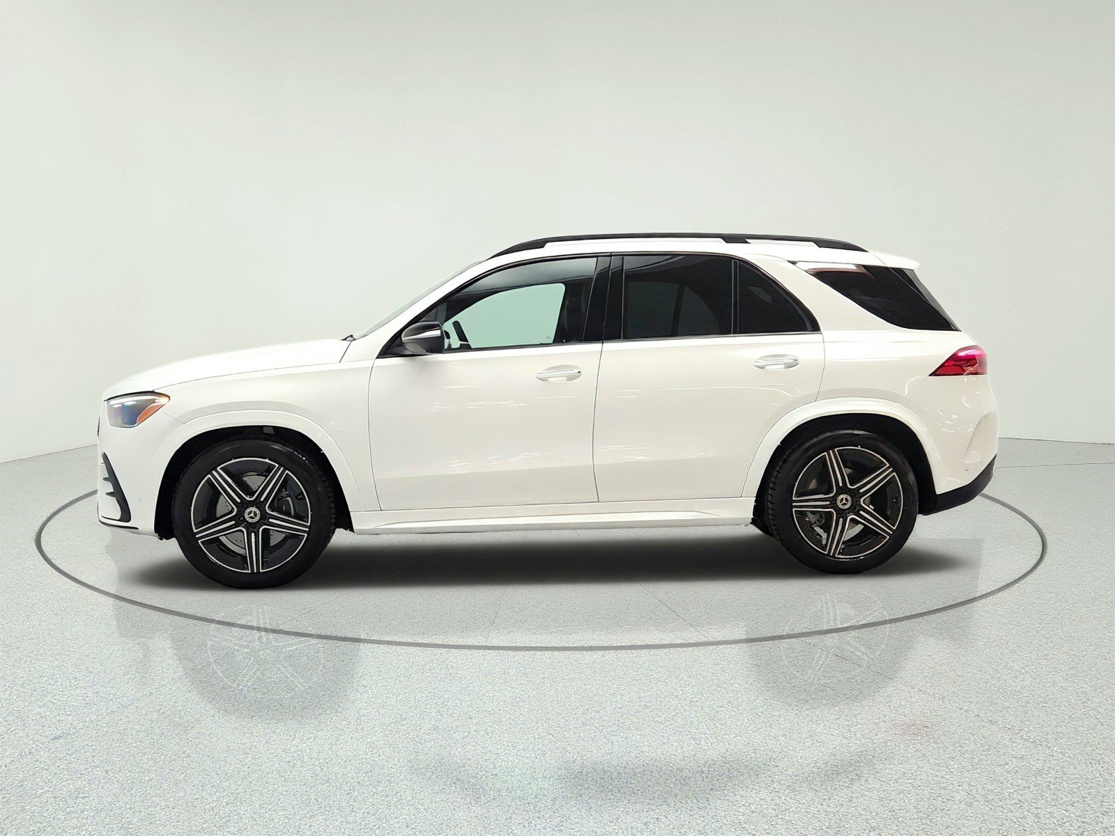 Certified Used 2026 Polar White Mercedes-Benz GLE 450 4MATIC® SUV image 8