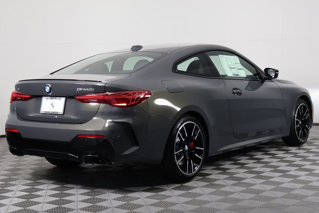 New 2027 Dravit Grey Metallic BMW M440i xDrive image 2