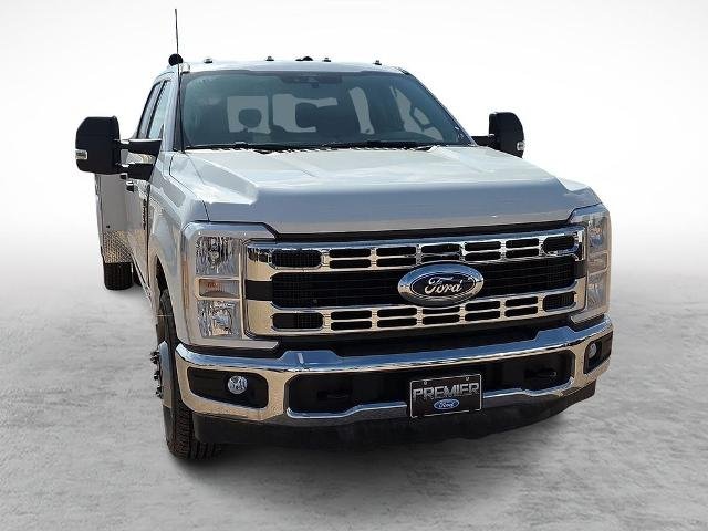 2025 Ford F-350 Super Duty Chassis Cab XL - Photo 27