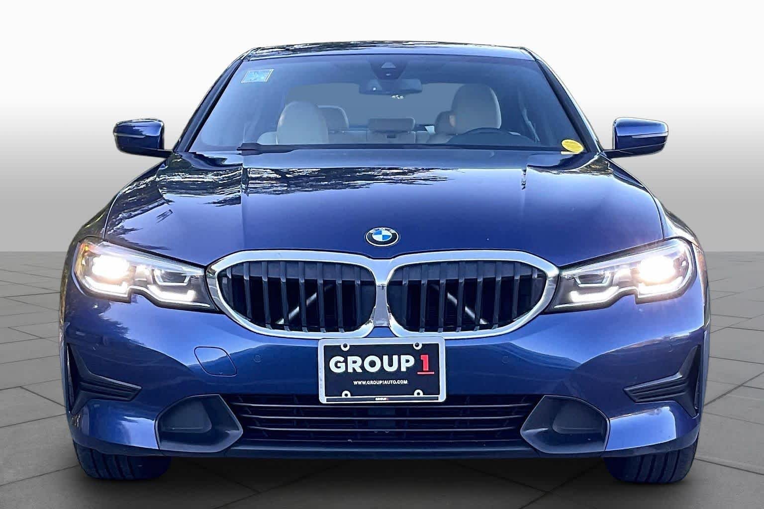 Used 2019 Mediterranean Blue Metallic BMW 330i xDrive image 3