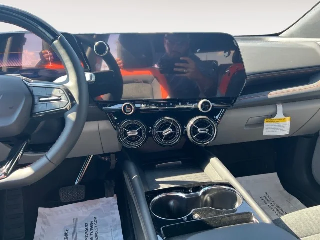 2025 Chevrolet Blazer EV SS - Photo 11