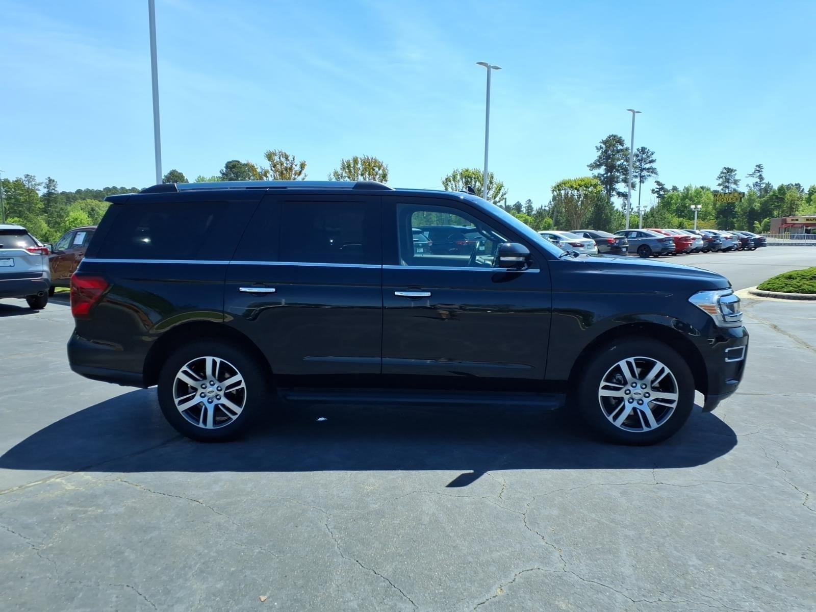 Used 2024  Ford Limited image 14