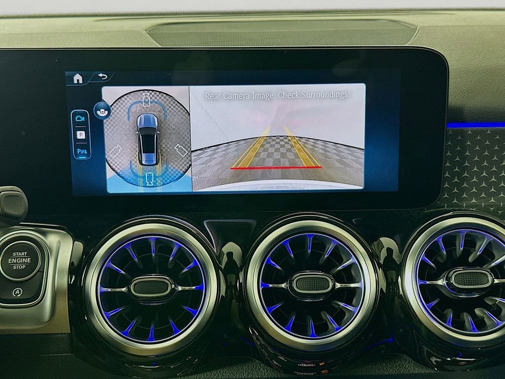 New 2026 Polar White Mercedes-Benz GLB 250 image 45
