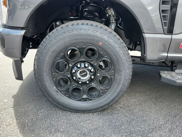 New 2026 Carbonized Gray Metallic Ford F-350® Lariat® image 12