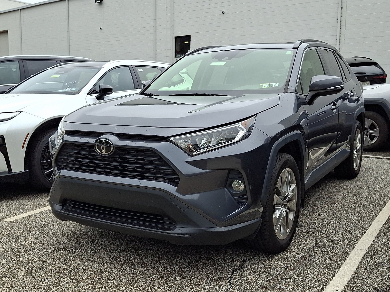 Used 2019 Magnetic Gray Metallic   1G3 Toyota XLE Premium image 2