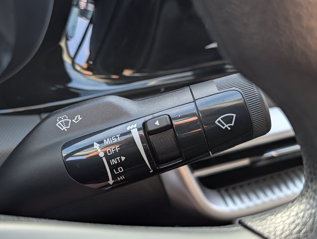 2022 Kia K5 LX - Photo 26