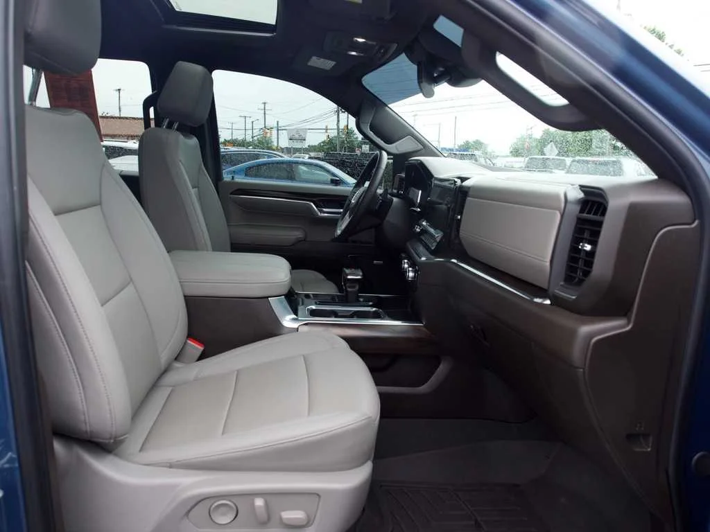 Certified Used 2024 Downpour Metallic GMC SLT image 35