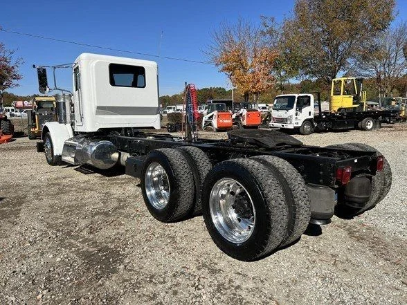 Used 2012 White Peterbilt with 4 Car Cage image 8