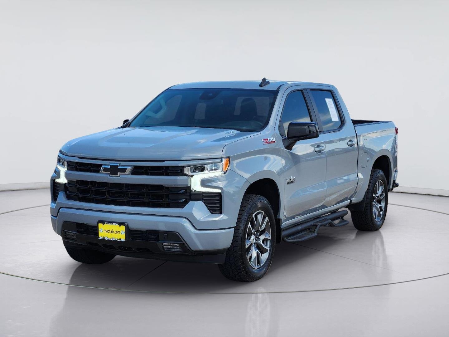 Certified Used 2025 Slate Gray Metallic Chevrolet RST image 3