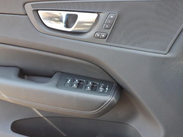 2025 Volvo XC60 Plus - Photo 19