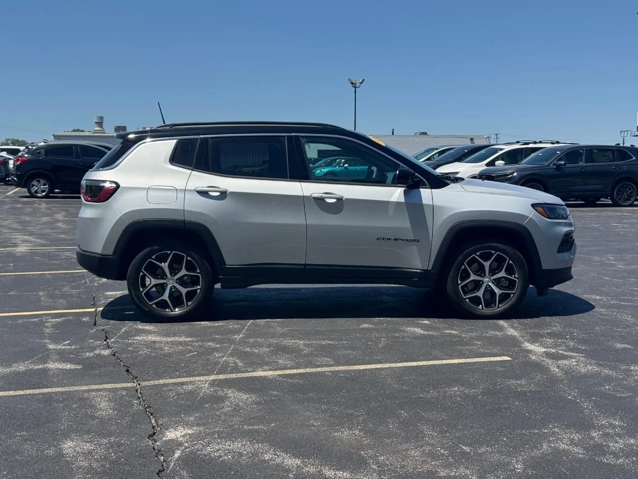 Used 2024 Silver Zynith Clear Coat Jeep Limited image 3