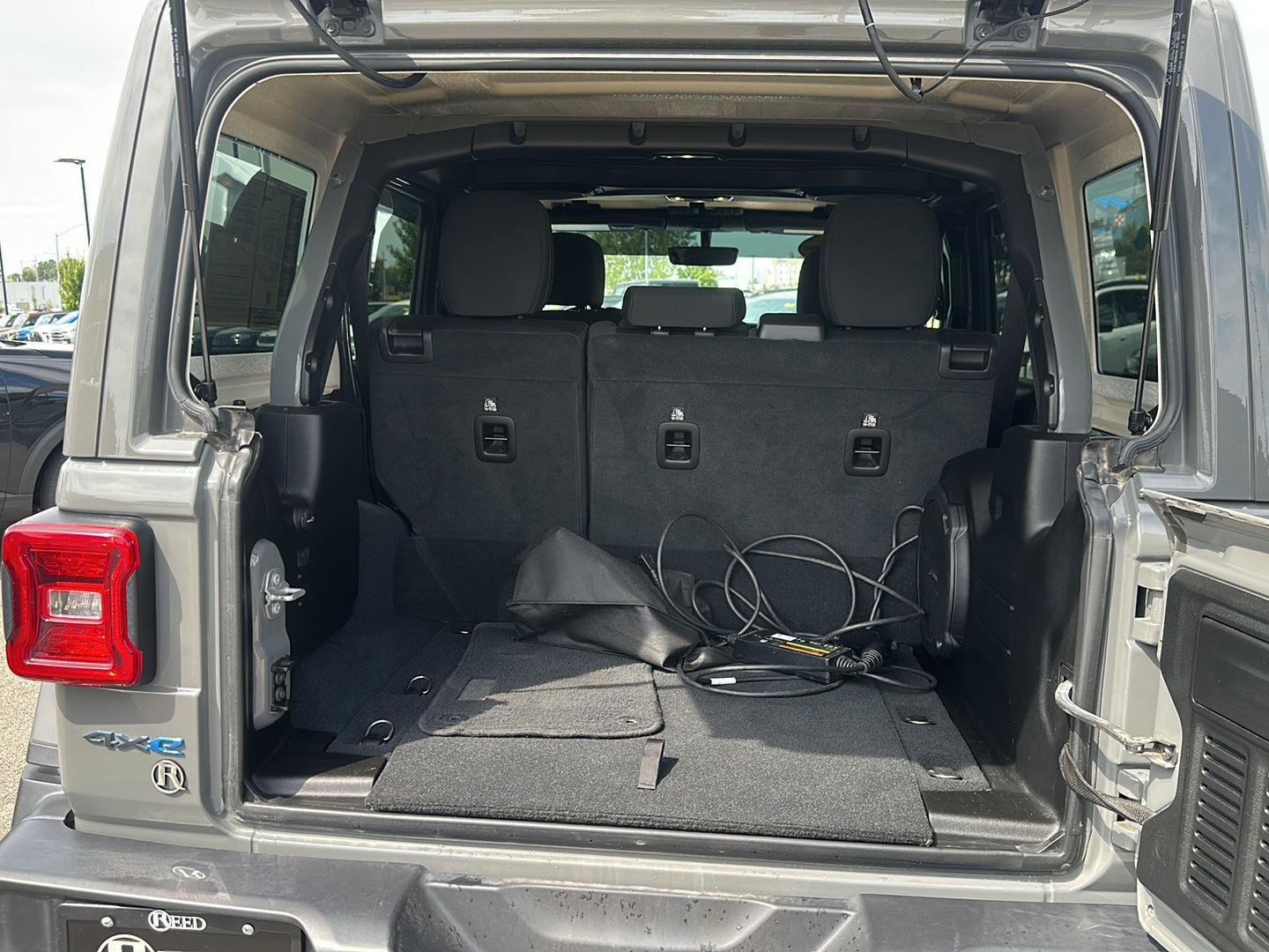 Used 2022 Sting-Gray Clearcoat Jeep Unlimited Rubicon image 34