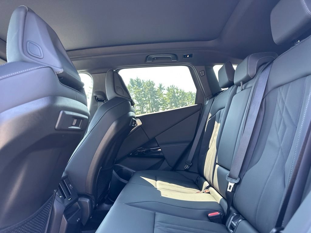 New 2026 Black Sapphire Metallic BMW 30 xDrive image 21