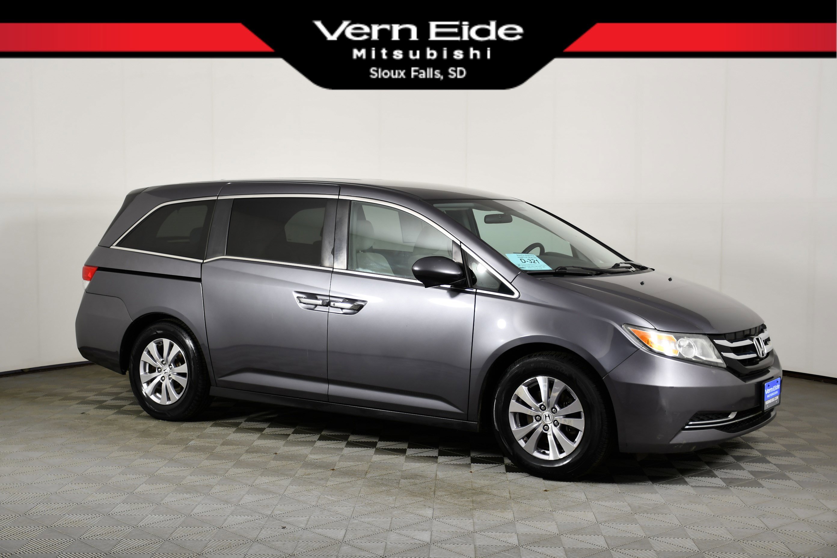 2016 Honda Odyssey SE's photo