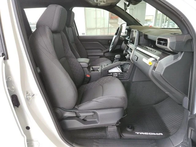 2026 Toyota Tacoma SR5 - Photo 22
