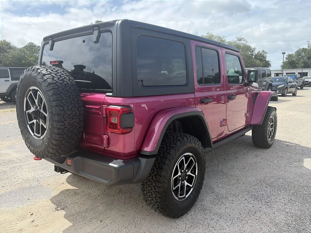 New 2026 Tuscadero Pearlcoat Jeep Rubicon image 6