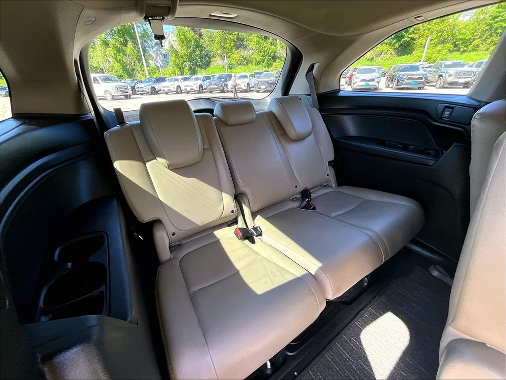 Used 2021 White Honda EX-L image 17