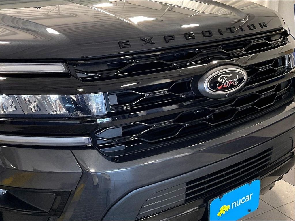 Used 2023 Gray Ford Limited image 32