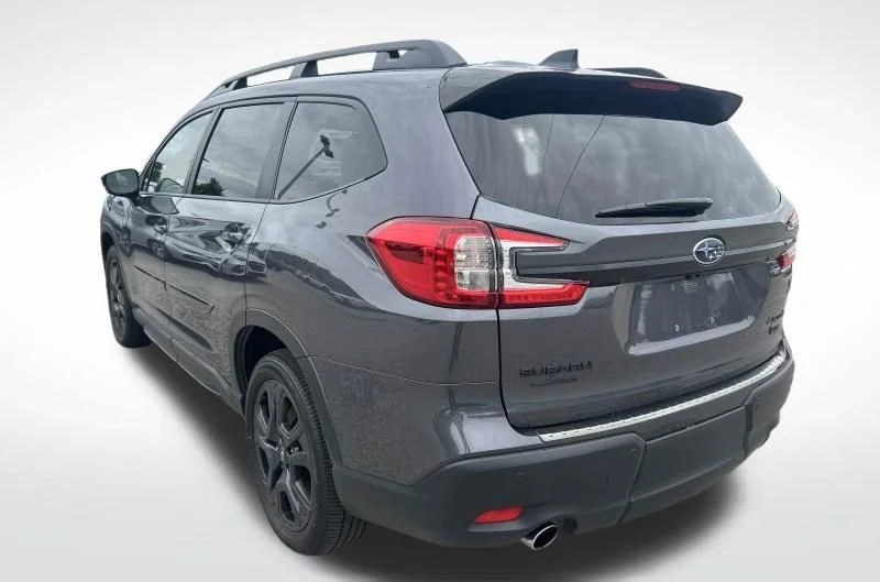 Used 2025 Gray Subaru Onyx Edition Touring image 2