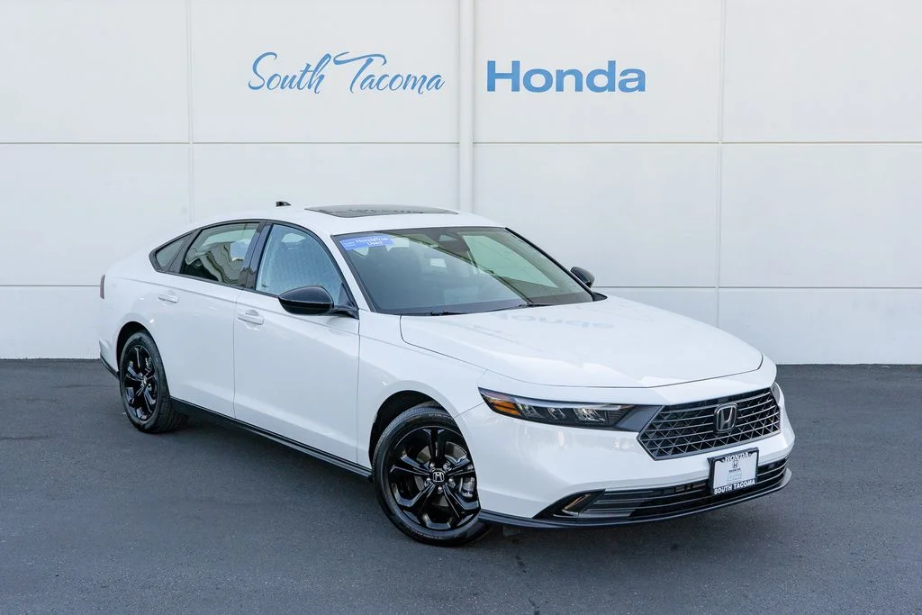 Certified Used 2025 Platinum White Pearl Honda 1.5T SE image 2