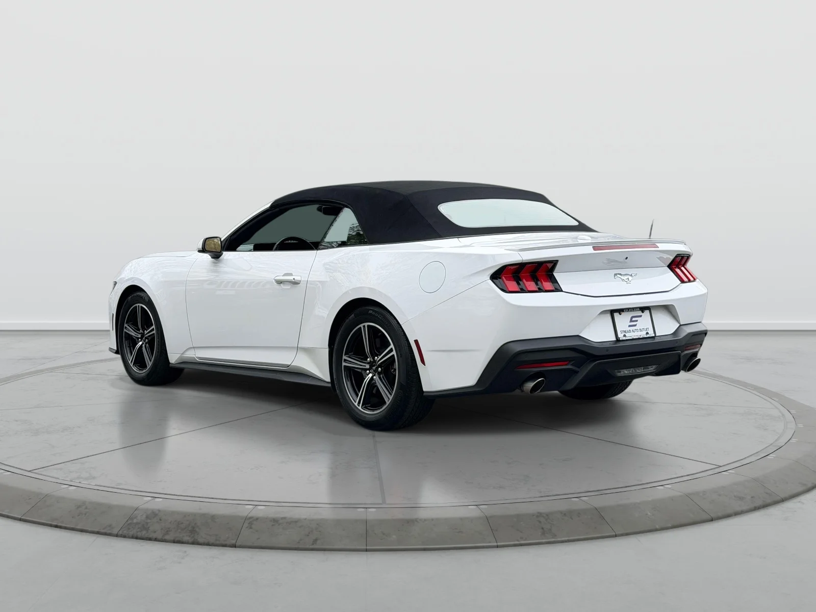Used 2024 White Ford EcoBoost Premium image 5
