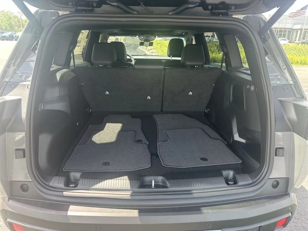 New 2026 Sting-Gray Clear-Coat Exterior Paint Jeep Overland image 31