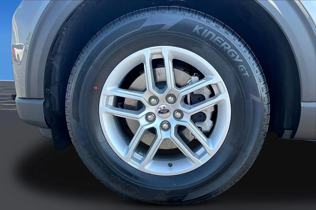 New 2026 Carbonized Gray Metallic Ford Active image 13