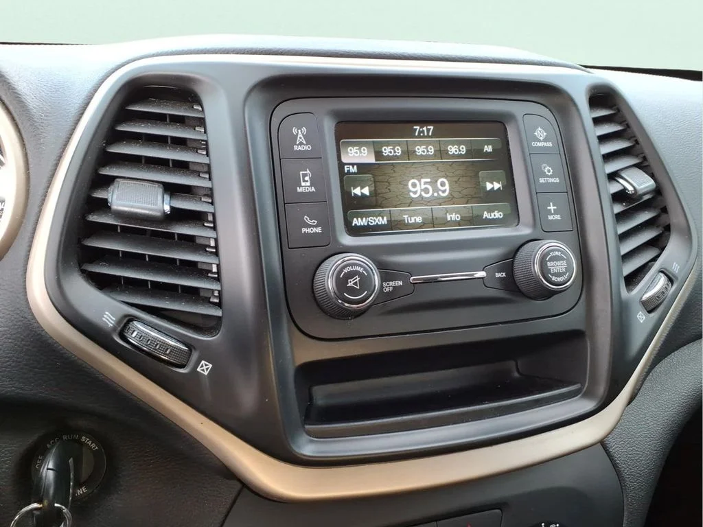 Used 2017 Red Jeep Sport image 26