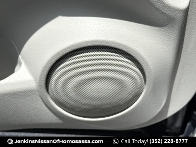 Used 2021 Silver Nissan SL image 30