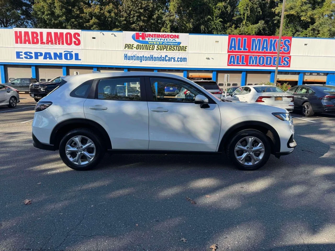 Used 2023 Platinum White Pearl Honda AWD LX image 8