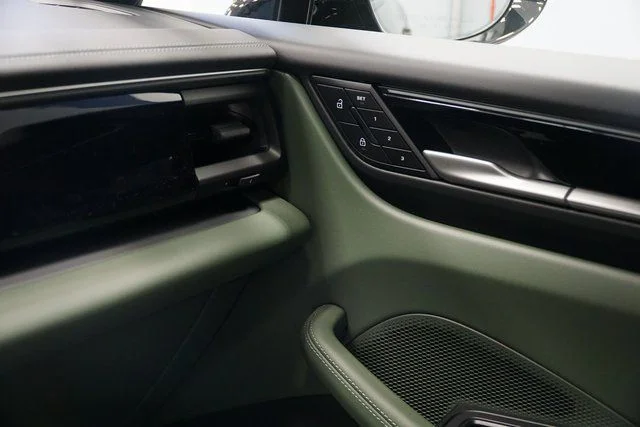 2026 Porsche Macan Base - Photo 22