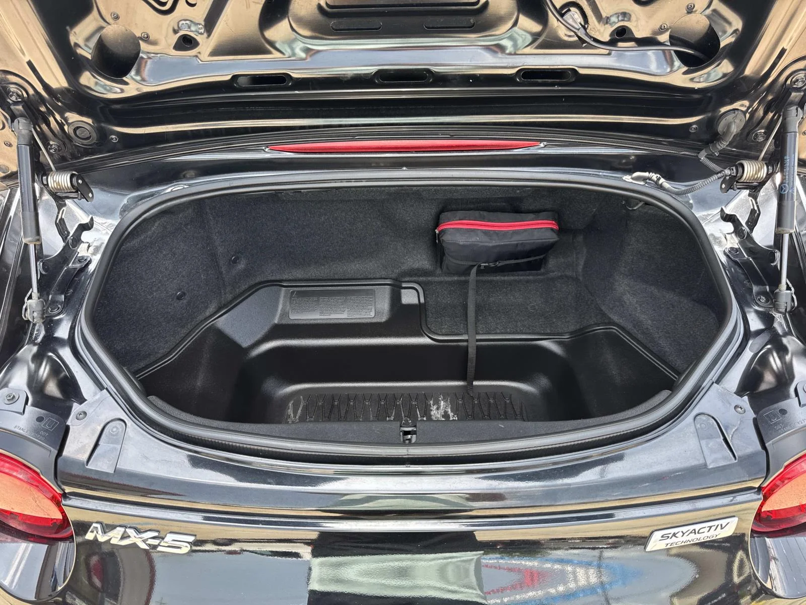 Used 2016 Jet Black Mica Mazda Club image 8