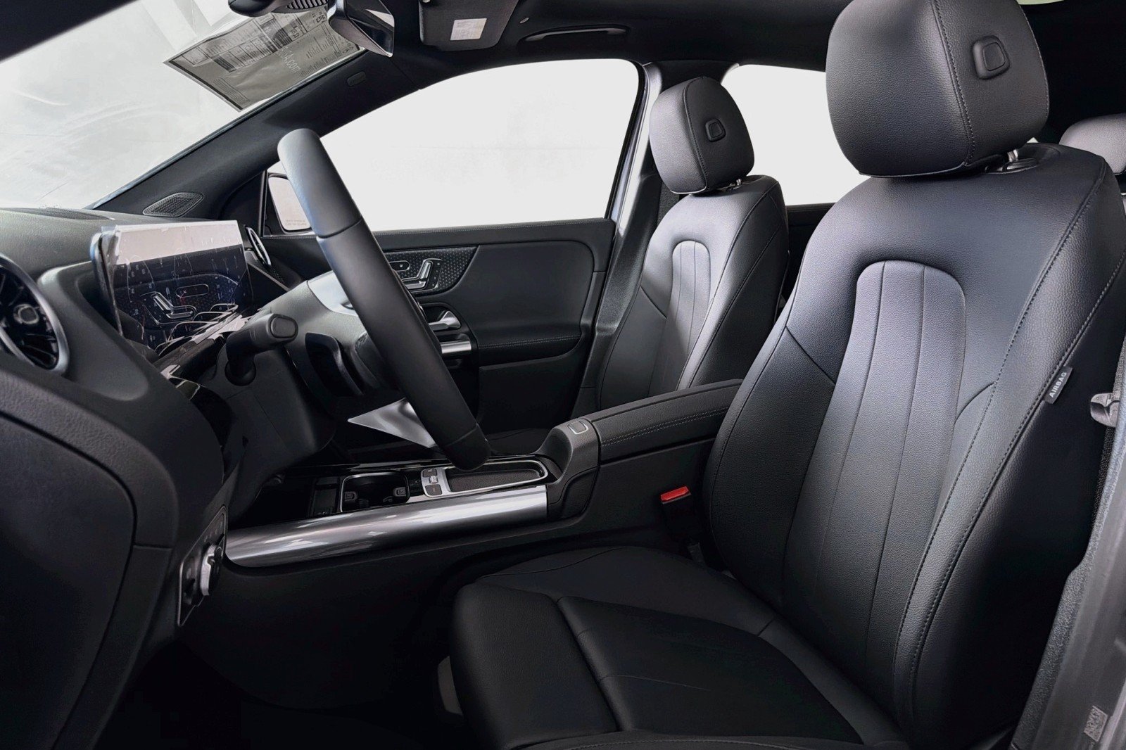New 2026 Mountain Grey Metallic Mercedes-Benz GLA 250 SUV image 16