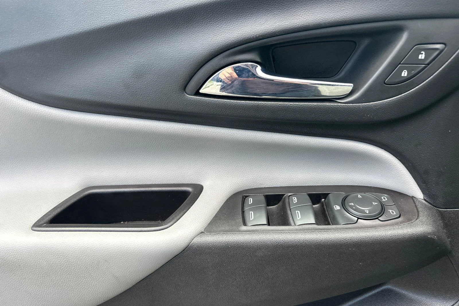 Used 2022 Iron Gray Metallic Chevrolet LT image 11