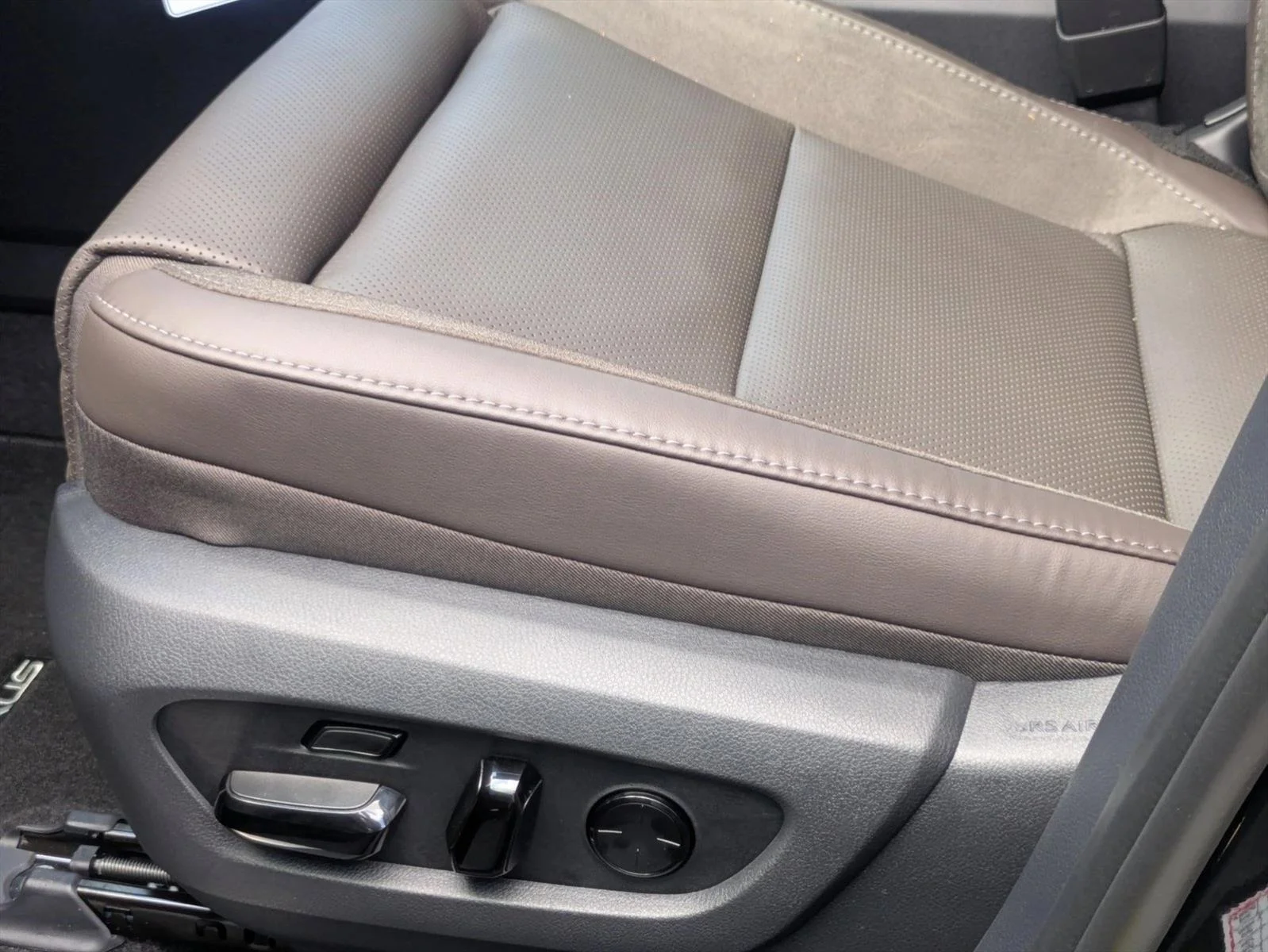 New 2026 Caviar Lexus  350 LUXURY AWD image 4